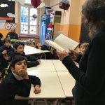 I giurati della Scuola primaria XXV Aprile di Biella all'opera nelle attività di lettura dei libri finalisti alla categoria +6