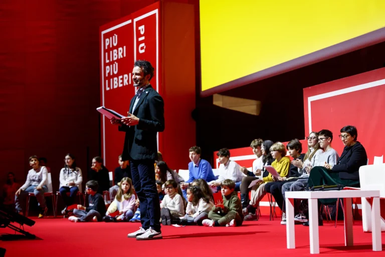 Immagine per la finale della X edizione, del Premio Strega Ragazze e Ragazzi. Più Libri Più Liberi, 5/12/2025. Credits MUSA