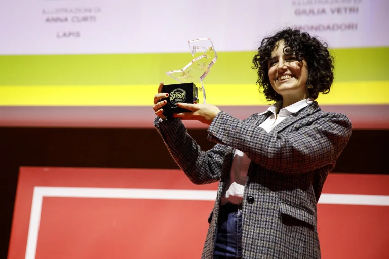 Immagine per la finale della X edizione, del Premio Strega Ragazze e Ragazzi. Più Libri Più Liberi, 5/12/2025. Credits MUSA