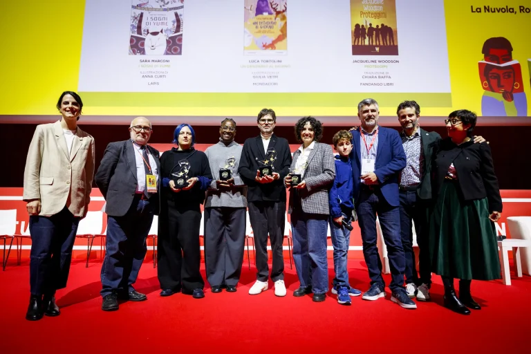 Immagine per la finale della X edizione, del Premio Strega Ragazze e Ragazzi. Più Libri Più Liberi, 5/12/2025. Credits MUSA
